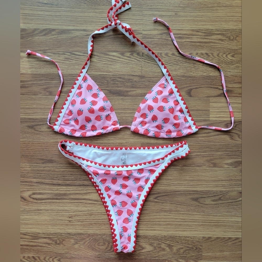 Shein Womens Strawberry Print Halter Triangle Bikini Swimsuit Set Size Large - Picture 3 of 9